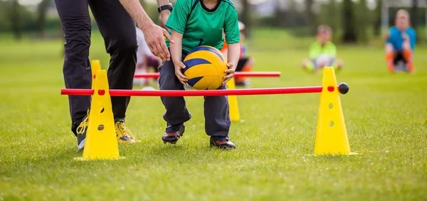 暴雪前CEO为收购案辩护：《使命召唤》销量暴跌60%！